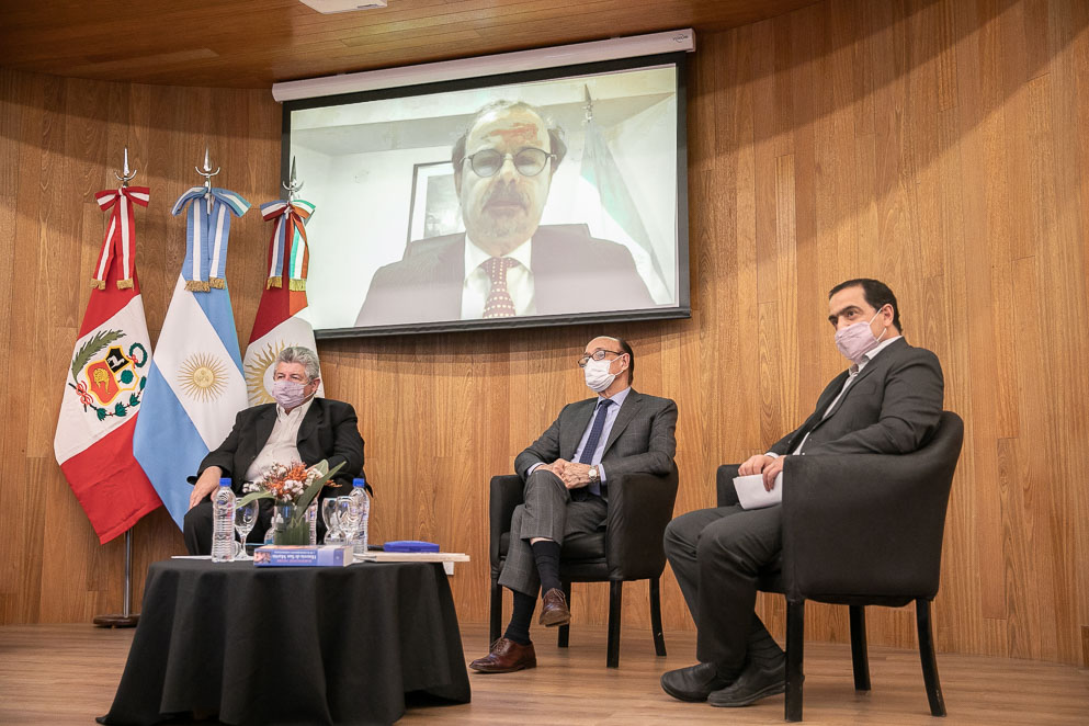 Córdoba brindó su homenaje por el Bicentenario de la Independencia del Perú