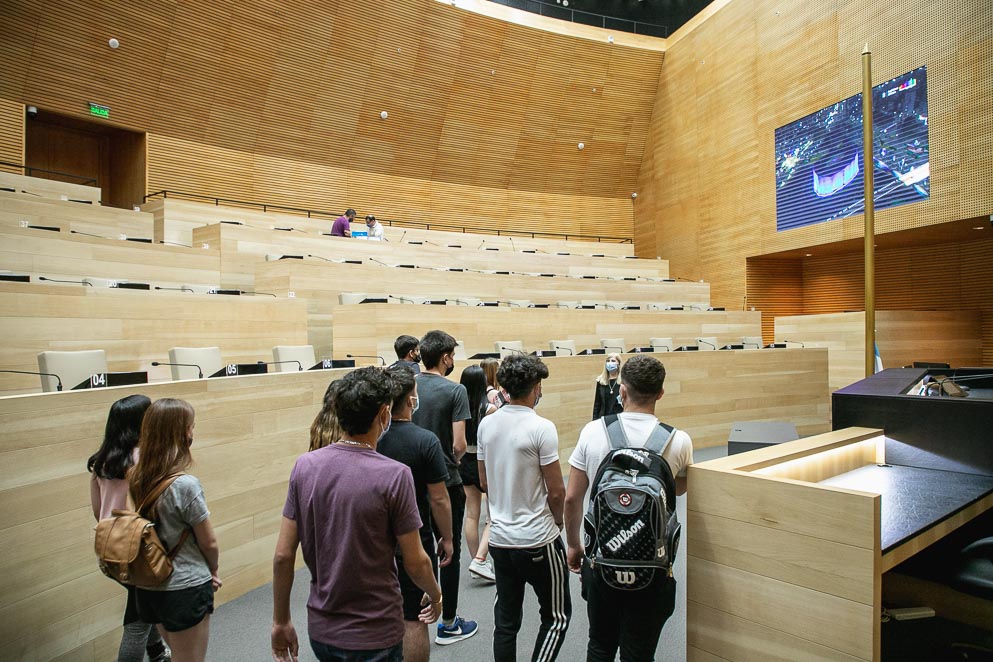Alumnos de Italó participaron de una visita educativa en la Legislatura