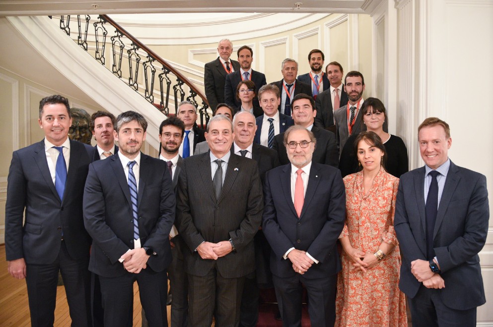 Manuel Calvo se reunió con autoridades del Banco Mundial, el BID y la OEA