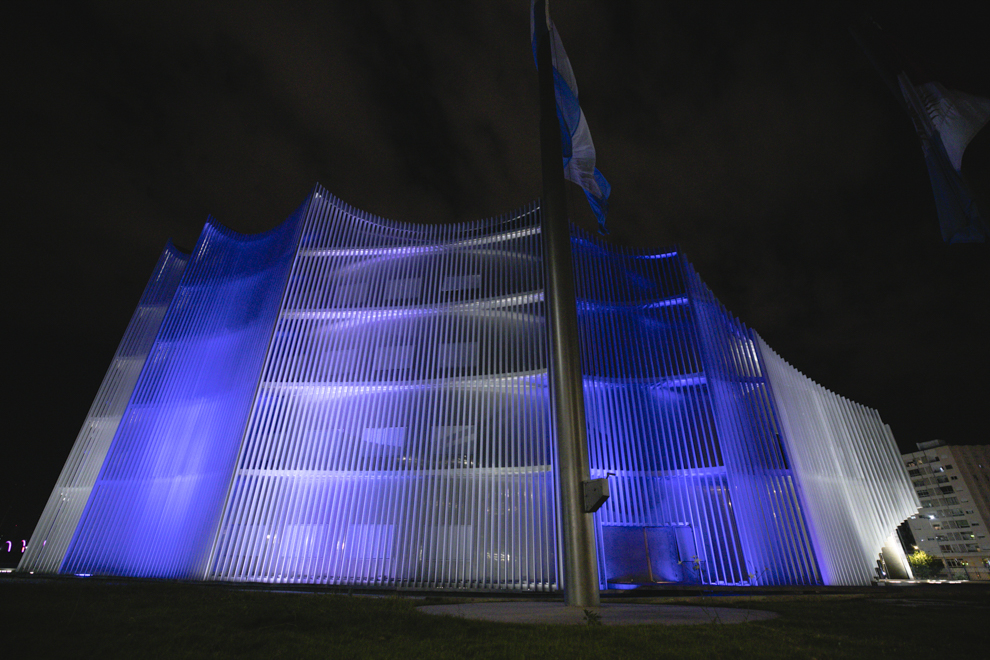 La Unicameral se ilumina de azul y blanco en la semana de Malvinas