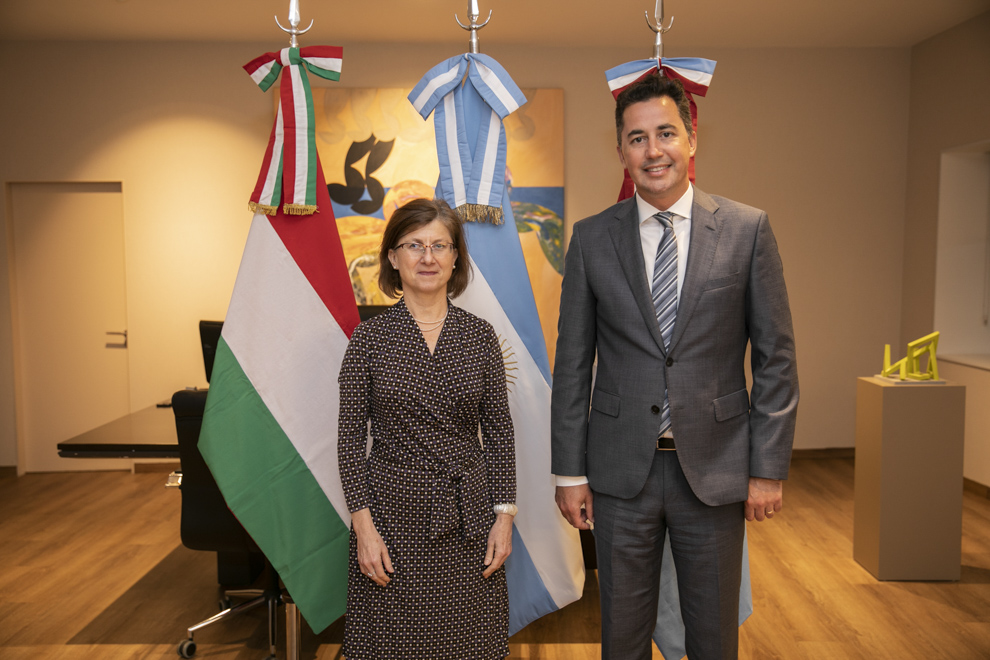 El vicegobernador recibió a la embajadora de Hungría en el país