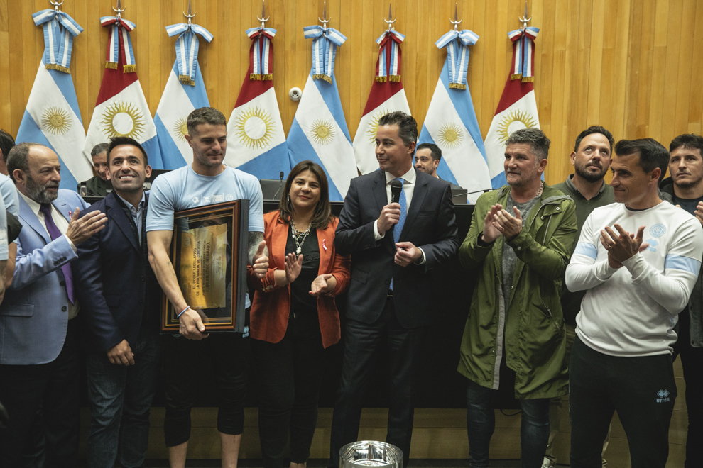 La Legislatura distinguió a los planteles femenino y masculino de Belgrano
