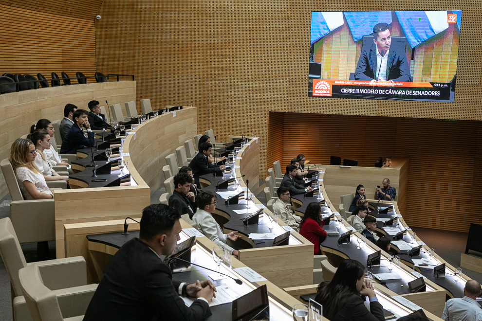 Manuel Calvo cerró una nueva edición del Modelo de Cámara de Senadores de OAJNU