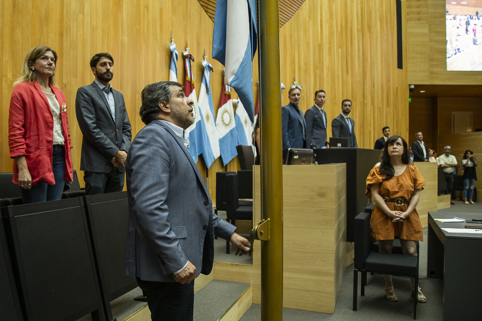 La Legislatura resolvió la suspensión y apartamiento del legislador González