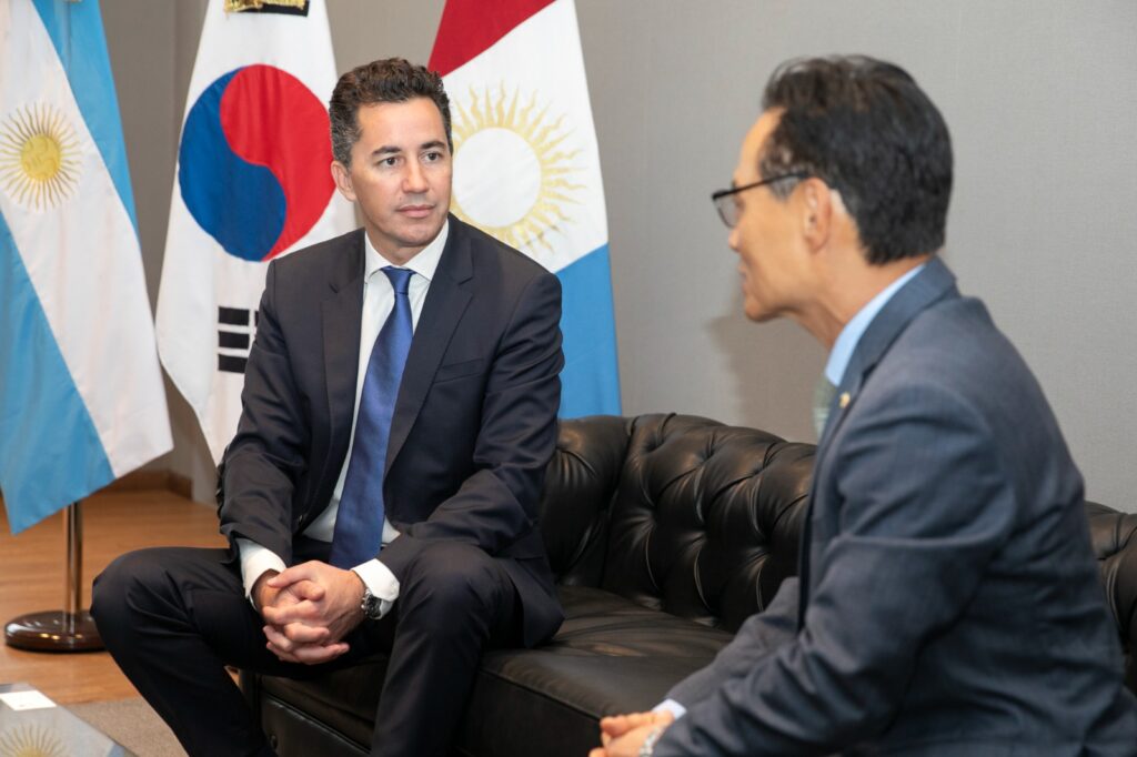 El vicegobernador Manuel Calvo se reunió con el Embajador de Corea del Sur