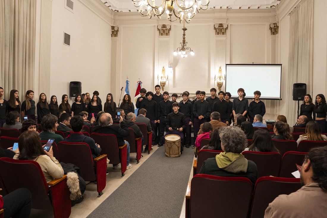 PE-Presenta revista-Coro_17