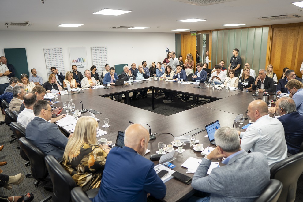 Reunión conjunta de Economía y de Asuntos constitucionales_170