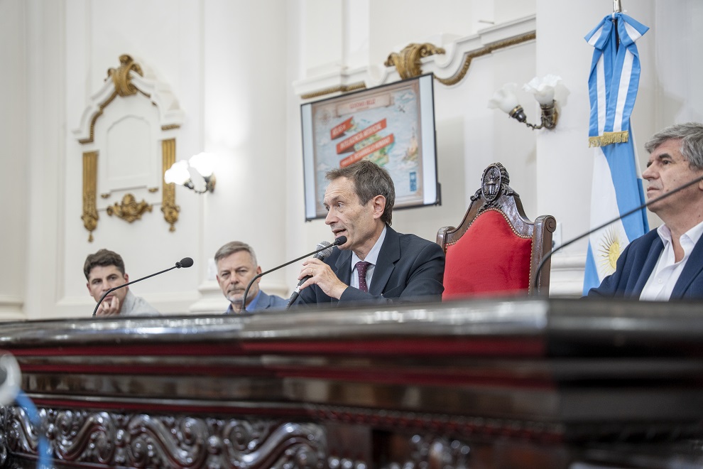 La Legislatura Histórica fue sede del Foro de la Cultura Democrática ...