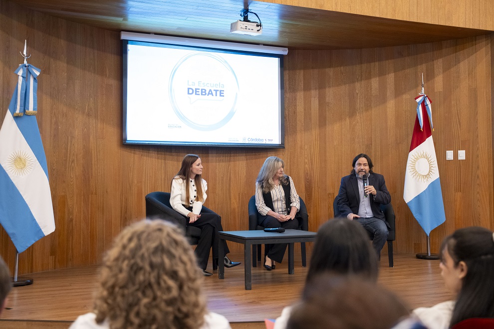 La Escuela Debate_25